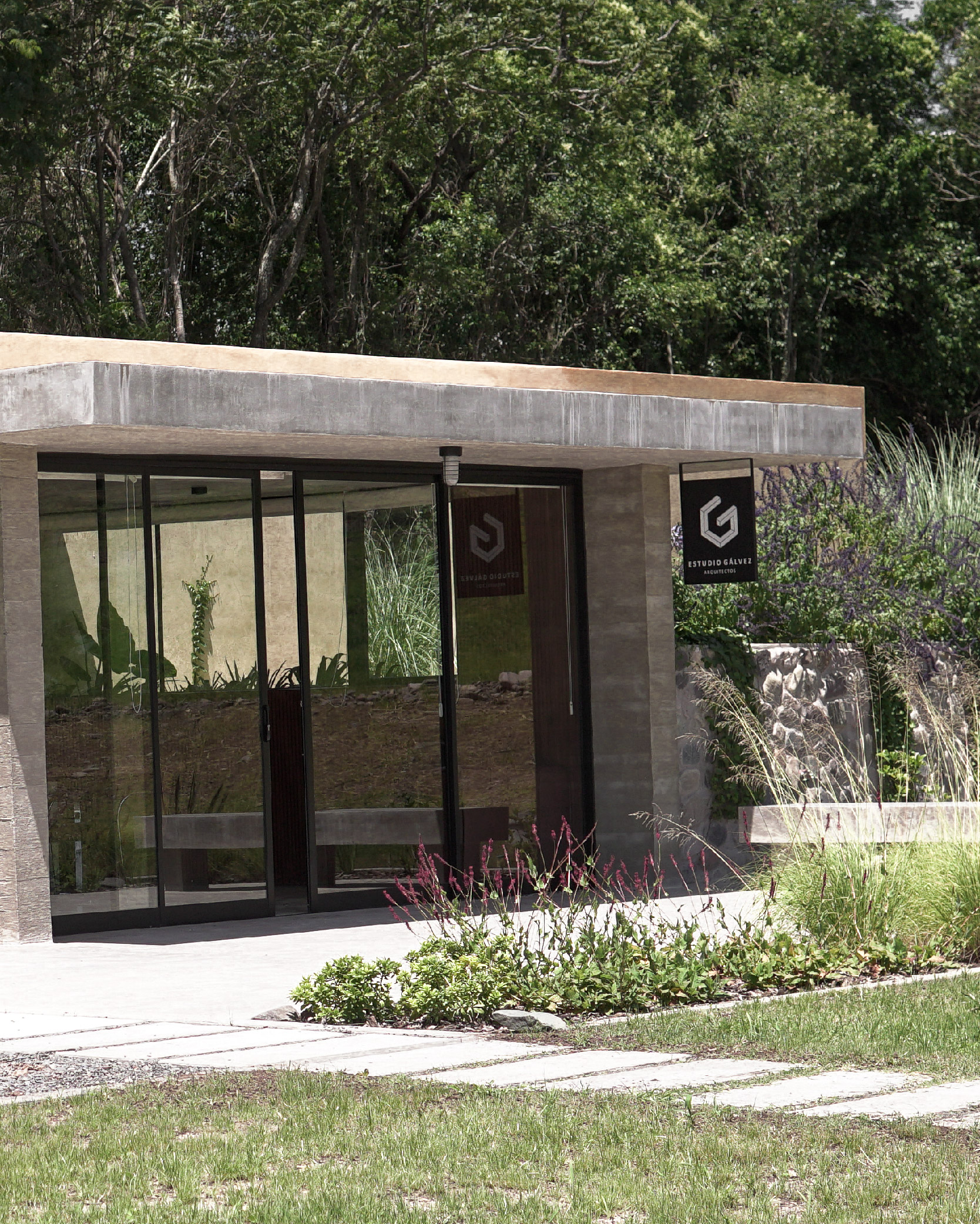edificio de oficias de estudio galvez